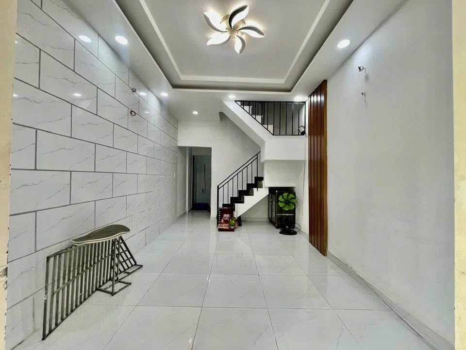 Nhà 1 trệt 2 lầu đường Tạ Quang Bửu, quận 8, diện tích 21m² - Vị trí đẹp, an ninh!