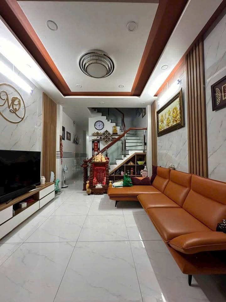 Nhà mặt tiền đường Nguyễn Văn Linh, Sóc Trăng, 102m² giá 4.3 tỷ - Sẵn sàng vào ở!