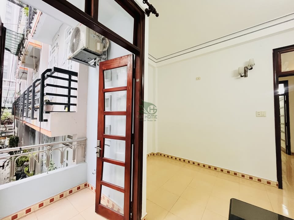 Nhà nguyên căn 3 tầng khu phố Tây Lộc Thọ Nha Trang 180m² giá 8 triệu - Không gian sống lý tưởng!