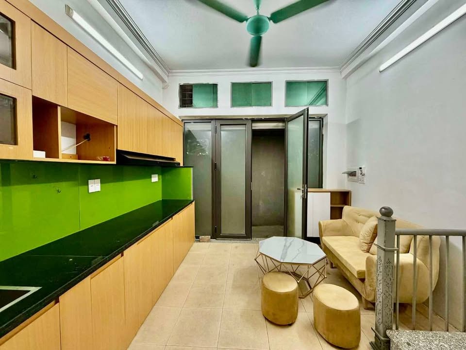 Nhà phố Chợ Khâm Thiên, Đống Đa 18m² giá 4.8 tỷ - Sẵn sàng vào ở ngay!