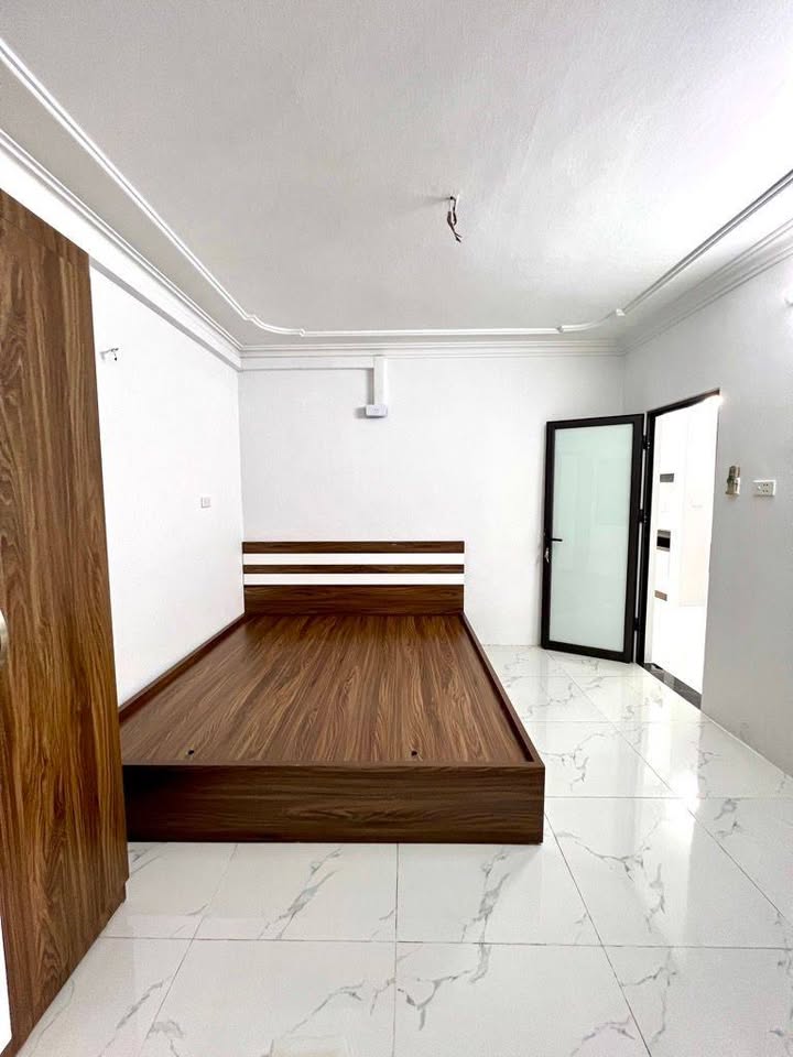 Căn hộ Tập thể Kim Giang Thanh Xuân 70m² giá 4.4 tỷ - Sổ đỏ chính chủ, ô tô đỗ tận nơi!