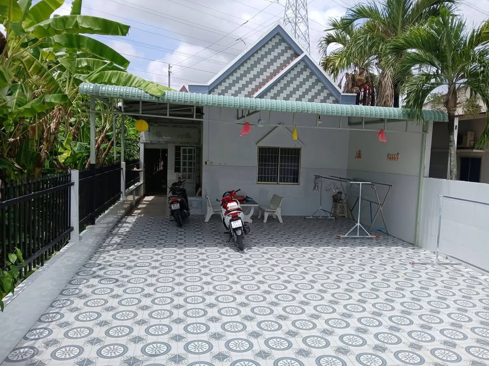 Nhà mặt tiền Võ Văn Kiệt, Sóc Trăng 487.76m² giá 2 tỷ - Vị trí đẹp, tiện nghi