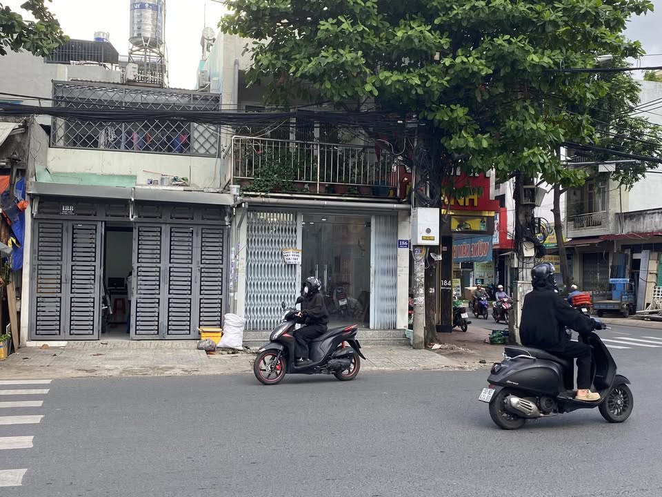 Cho thuê mặt tiền kinh doanh 80m² tại 186 Bình Long - Vị trí đắc địa, thuận lợi cho mọi loại hình kinh doanh!