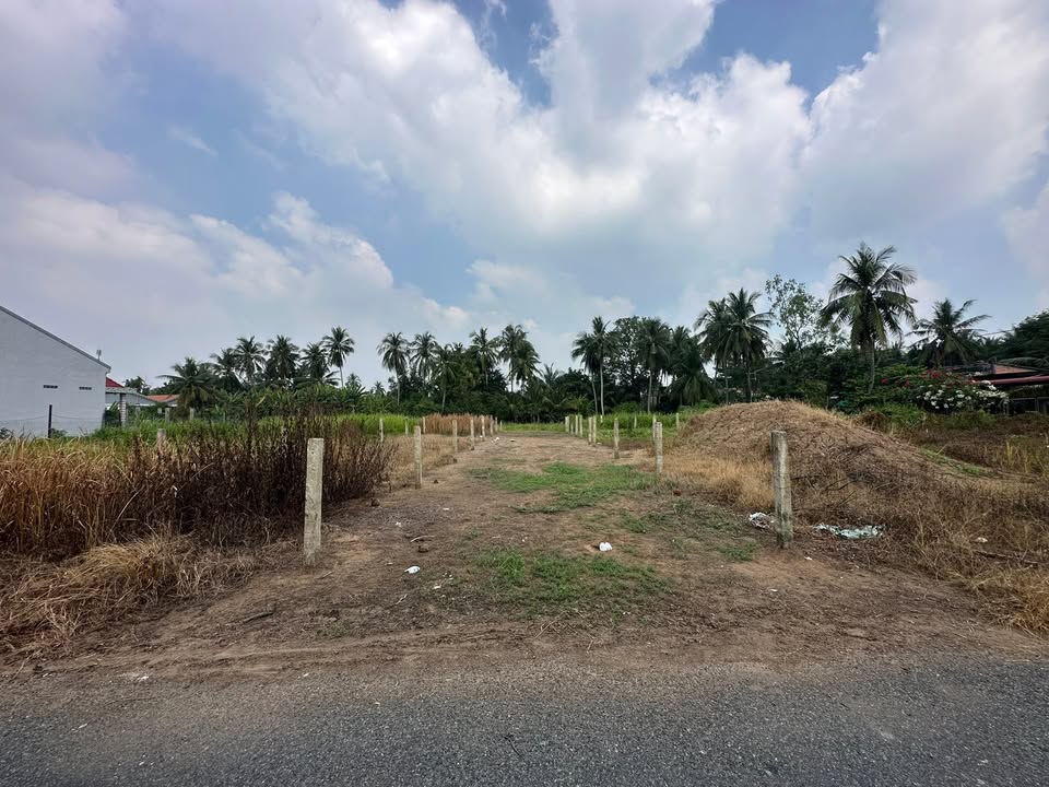 Đất nền tại Khu phố 3, Thị trấn Chợ Gạo, 150m² giá 635 triệu - Tiện ích đầy đủ xung quanh!