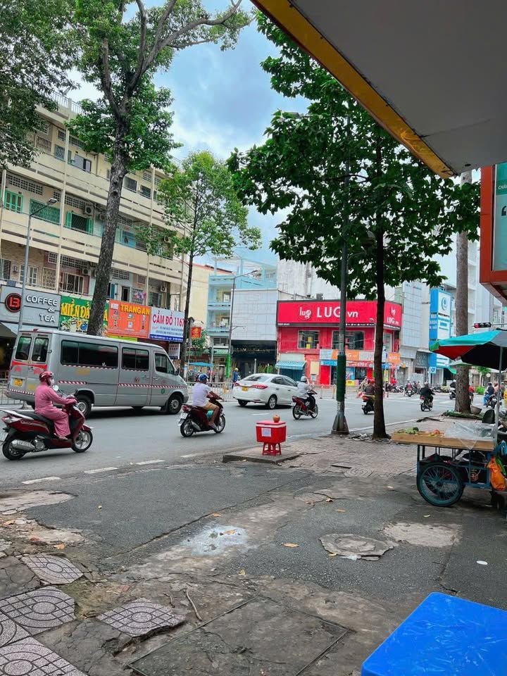 Nhà cho thuê mặt tiền Trần Hưng Đạo, Q.5 - Diện tích 38m², giá chỉ 25 triệu/tháng!