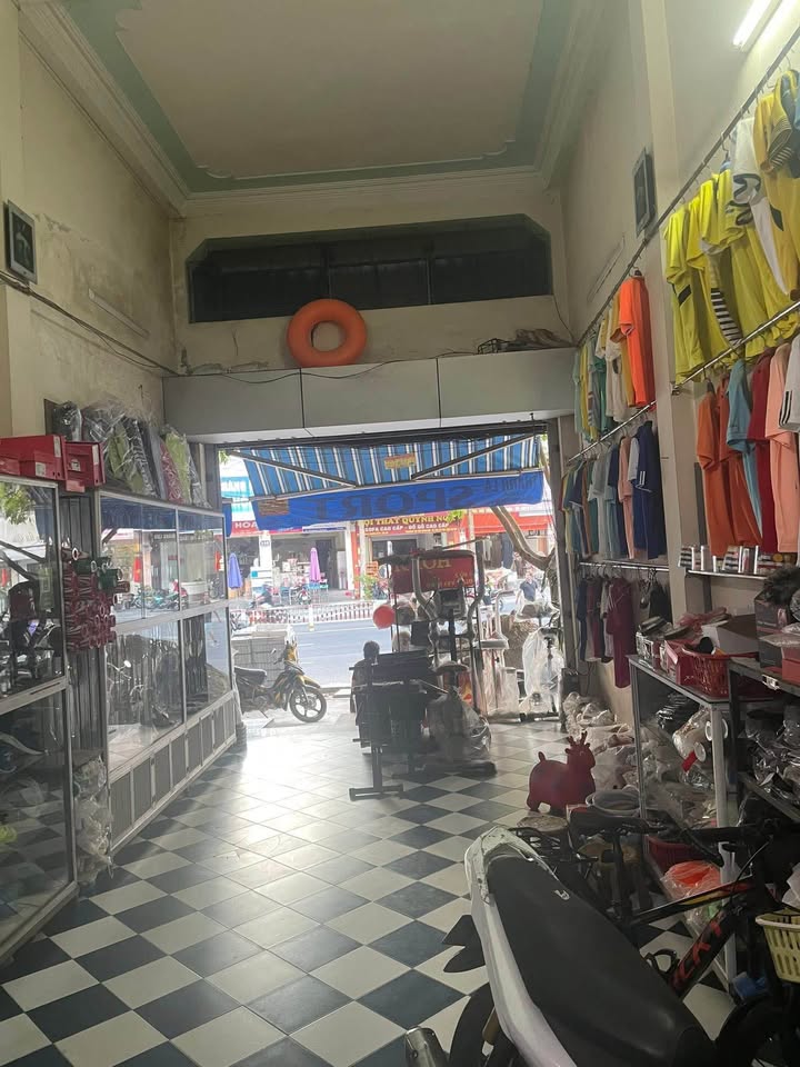 Nhà mặt đường Hoàng Liên, Cốc Lếu, 80m² giá 5.8 tỷ - Kinh doanh thuận lợi!