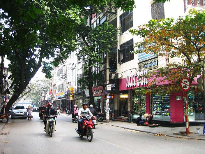 Nhà phố cho thuê Hàng Da, Hoàn Kiếm 25m² - Vị trí kinh doanh sầm uất!