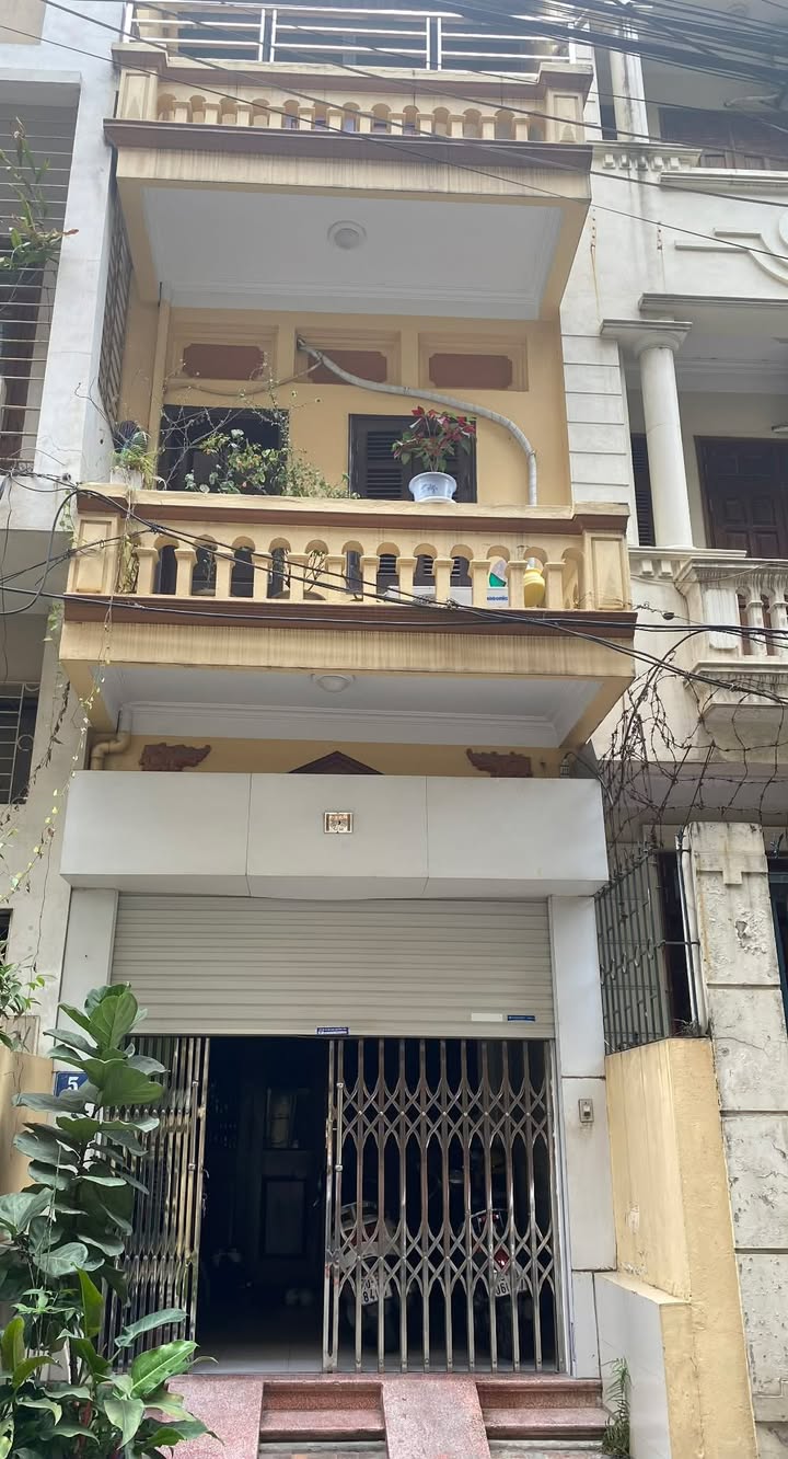 Nhà nguyên căn 3 tầng tại Khuất Duy Tiến, Thanh Xuân 90m² - Phù hợp làm văn phòng và nhà ở!