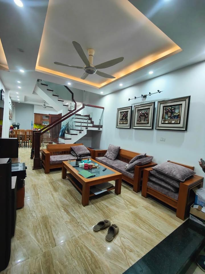 Nhà Mễ Trì 54m² giá 10 tỷ - Nội thất sang trọng, ô tô tránh