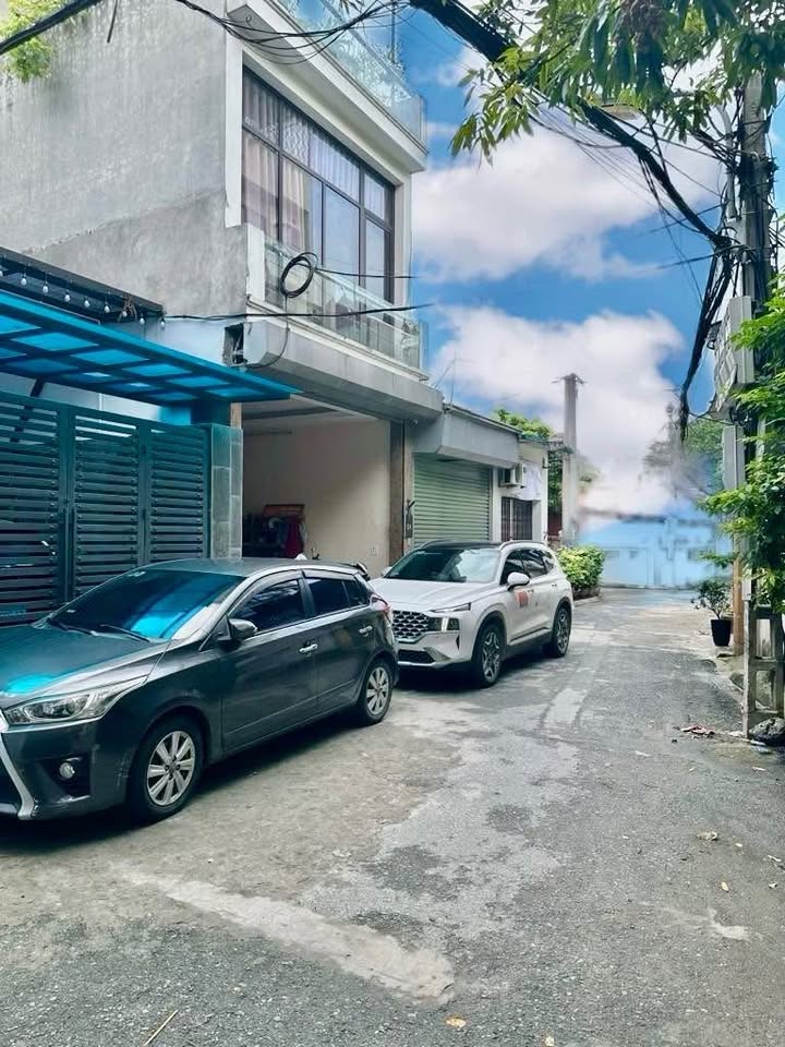 Nhà phố Sài Đồng 103m² giá 15 tỷ - Kinh doanh đỉnh cao, sổ đỏ chính chủ!