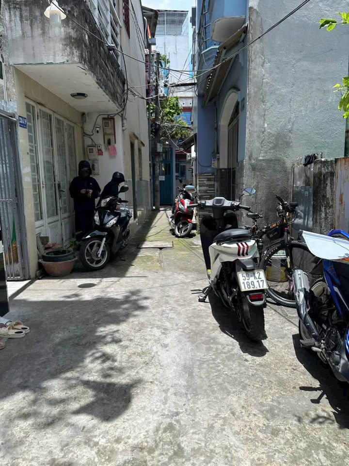 Nhà 4 lầu đường Âu Dương Lân, Phường Chánh Hưng, 17m² - Sổ hồng chính chủ, giá 2.98 tỷ!