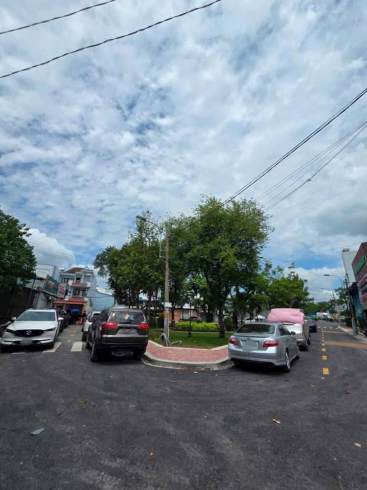 Đất nền Hiệp Bình Chánh Thủ Đức 150m² giá 15 tỷ - Đối diện công viên thoáng mát!