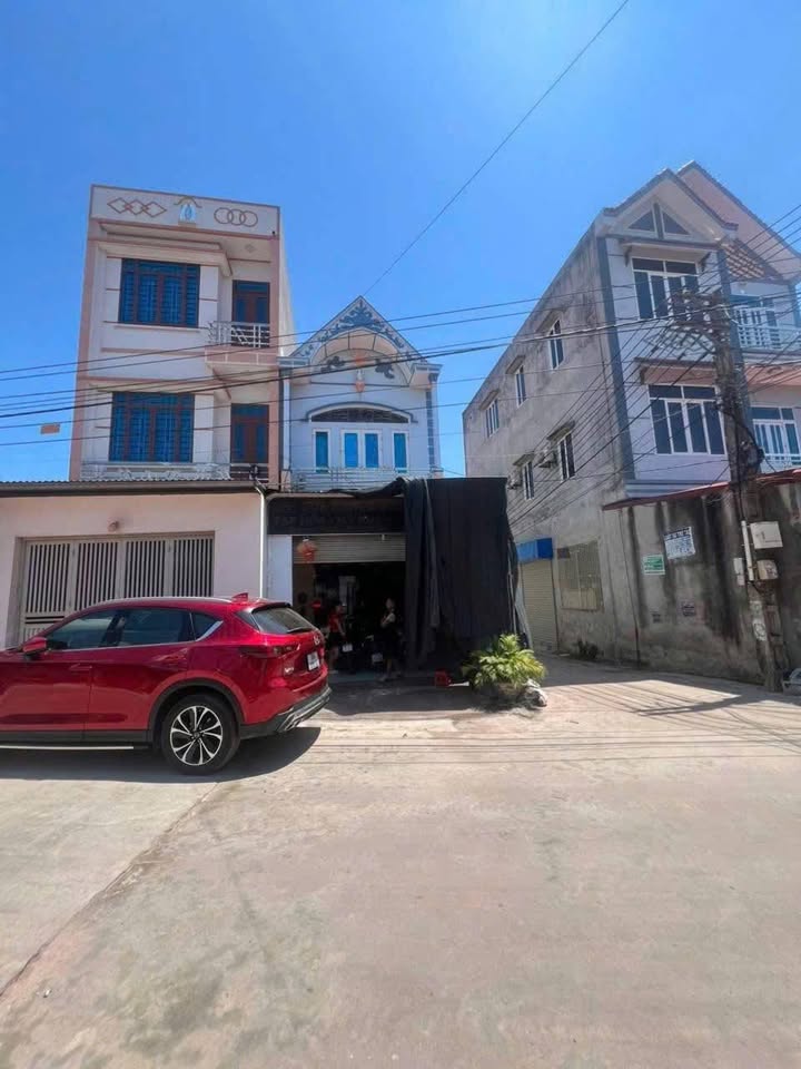 Nhà 2 tầng tại Lục Nam, Bắc Giang 90m² giá 2.4 tỷ - Thiết kế mới mẻ, nội thất đẹp!