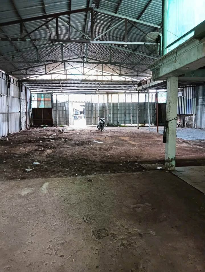 Cho thuê mặt bằng đường Đỗ Xuân Hợp, quận 9 - Diện tích 595m², giá chỉ 50 triệu/tháng!