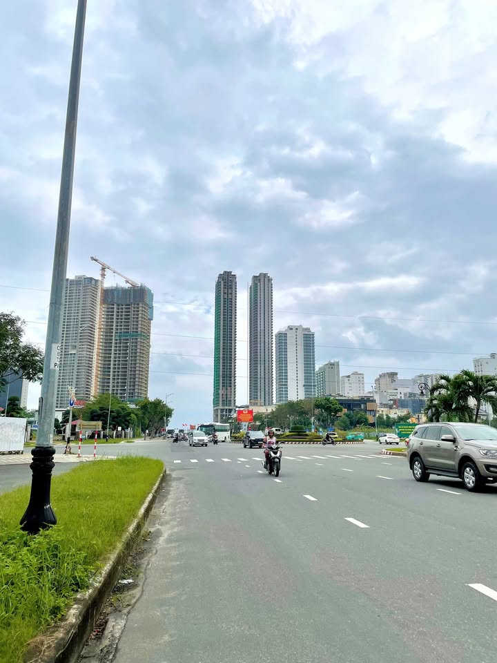 FrontHouse Nguyễn Công Trứ Sơn Trà 113m² giá 14.975 tỷ - Mặt tiền đường lớn gần biển!