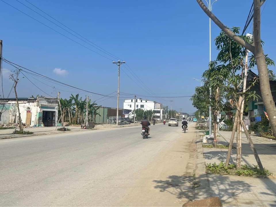 Đất kinh doanh mặt đường Nguyễn Trường Tộ, phường Hưng Đông 119.7m² giá 7.4 tỷ - Cơ hội vàng cho nhà đầu tư!