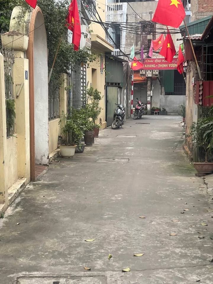 Nhà riêng Cổ Bi, Gia Lâm 48m² giá 5.6 tỷ - Pháp lý rõ ràng, thuận tiện di chuyển!