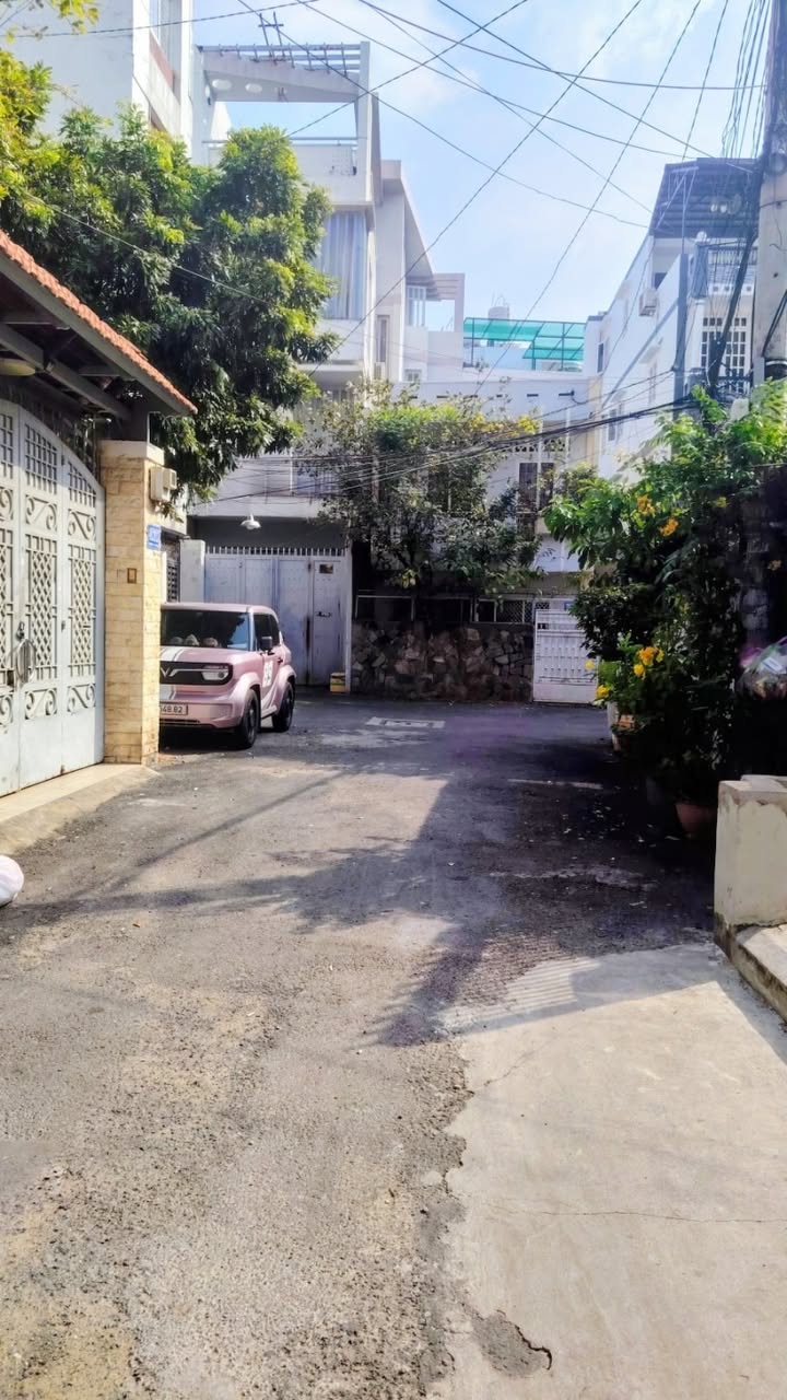 Nhà phố Lê Quang Định, Bình Thạnh 57m² giá 10.8 tỷ - Chính chủ, 3 phòng ngủ tiện nghi!