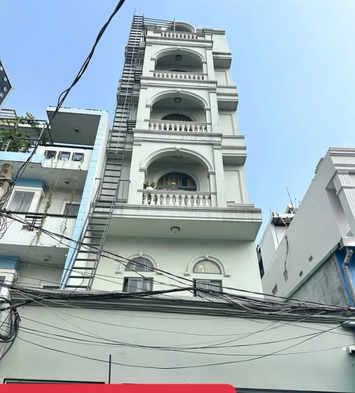 Căn hộ dịch vụ Bùi Văn Ba, Quận 7, 125m² - Đầu tư sinh lời 7%/năm!