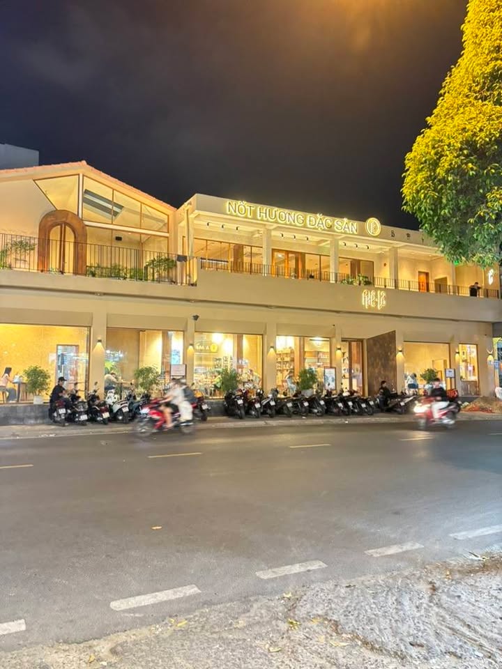 Nhà 2 tầng hẻm Ông Ích Khiêm, Q11, 114m² giá 14 tỷ - Pháp lý rõ ràng!