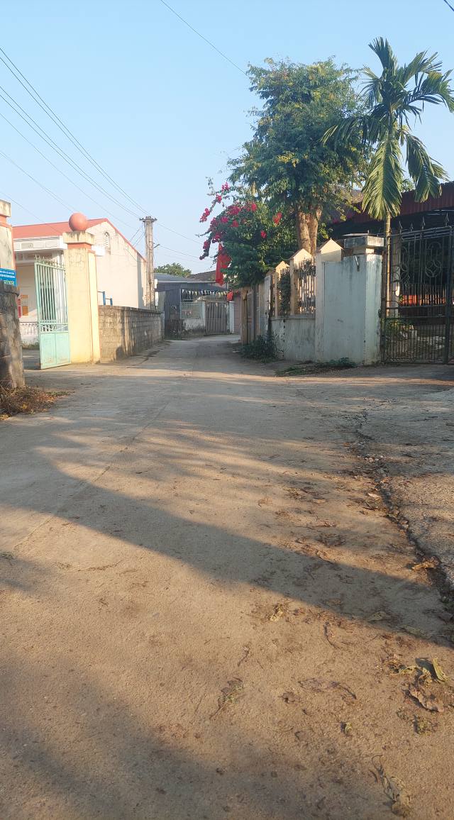 Nhà cấp 4 200m² phường Linh Sơn giá 1.8 tỷ - Ô tô tránh nhau