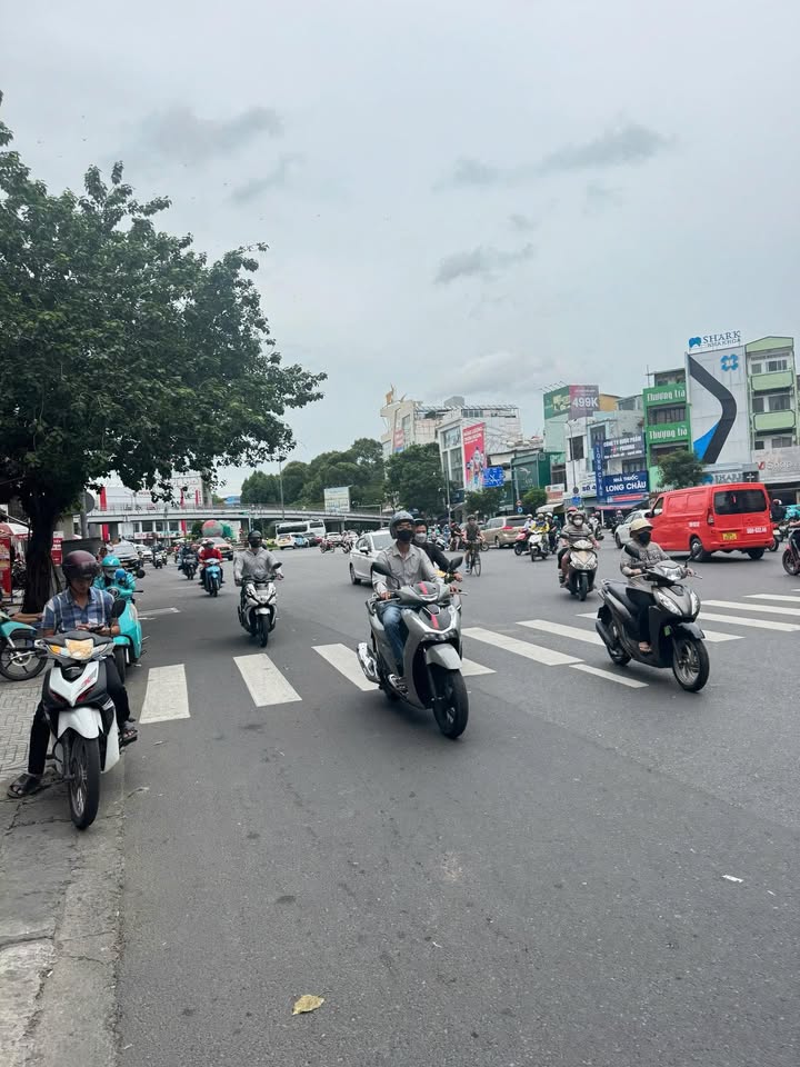 Nhà mặt tiền Hoàng Văn Thụ, Tân Bình 94m² giá 35 tỷ - Đầu tư sinh lời ngay!