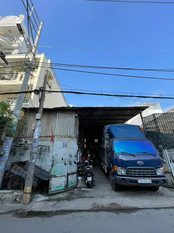 Bán xưởng/kho đường Hương Lộ 2, 138m² - Tiềm năng đầu tư tuyệt vời!