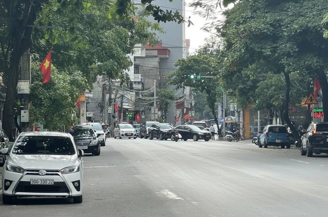 Nhà mặt phố Vân Trì, Vân Nội 85m² giá 11.9 tỷ - Tiềm năng kinh doanh lớn!