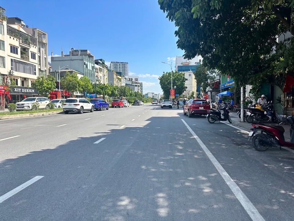 Nhà mặt phố Phạm Văn Đồng Cầu Giấy 46m² giá thỏa thuận - Kinh doanh đỉnh cao!