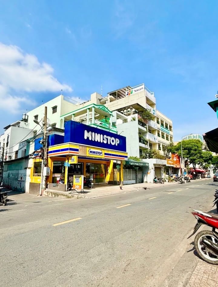 Nhà bán Phạm Văn Chí Quận 6 24m² giá 4 tỷ - Xe hơi vào tận nhà!