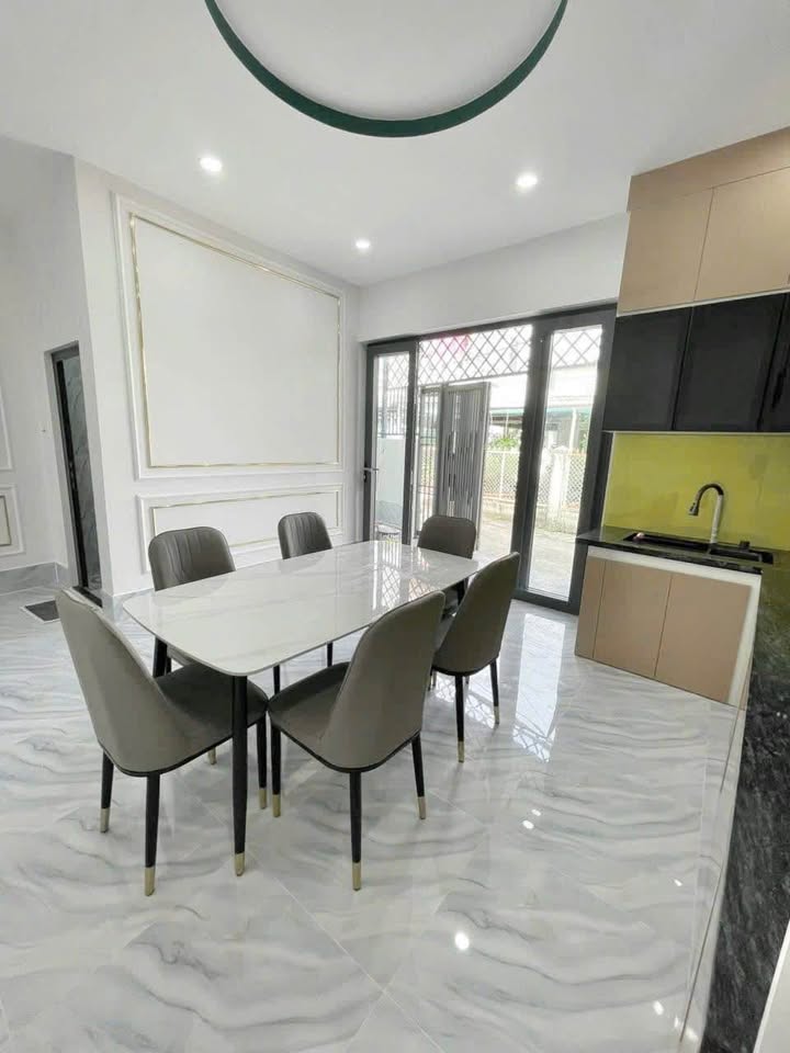 Nhà 2 mặt tiền Trần Quốc Toản, Rạch Giá 111m² giá 2.75 tỷ - Thương lượng tốt!