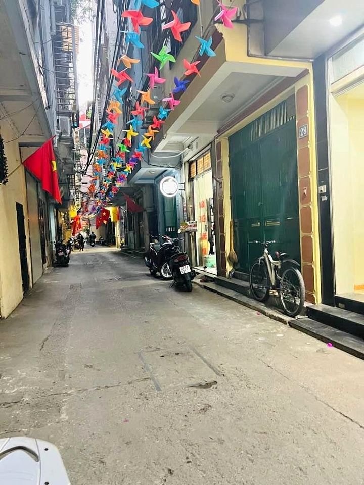 Nhà phố Trần Quốc Vượng, Cầu Giấy 37m² giá 12.4 tỷ - Thiết kế hiện đại, tiện ích đầy đủ!