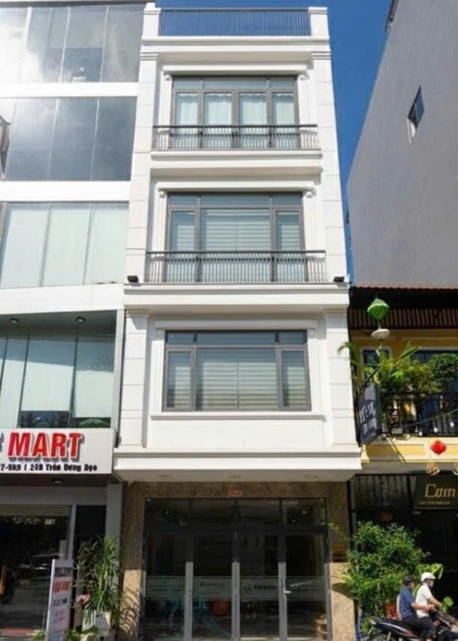 Nhà cho thuê mặt tiền Trần Hưng Đạo, Đà Nẵng 100m² giá 65 triệu - Khu trung tâm sầm uất!