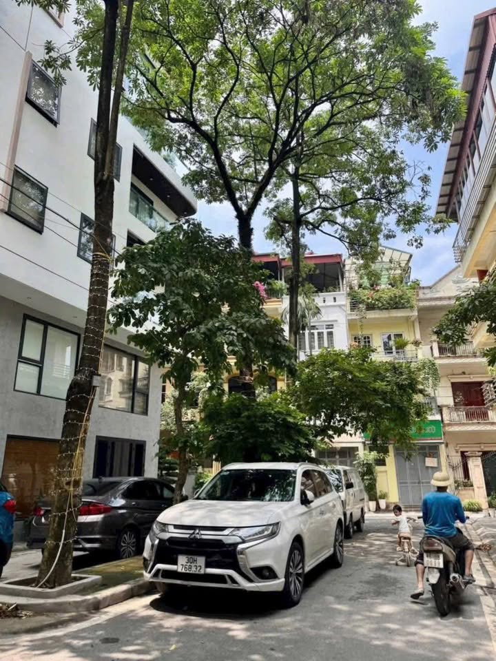 Nhà 5 tầng đường Đền Lừ, Hoàng Mai 50m² giá 15.2 tỷ - Gara ô tô, thang máy