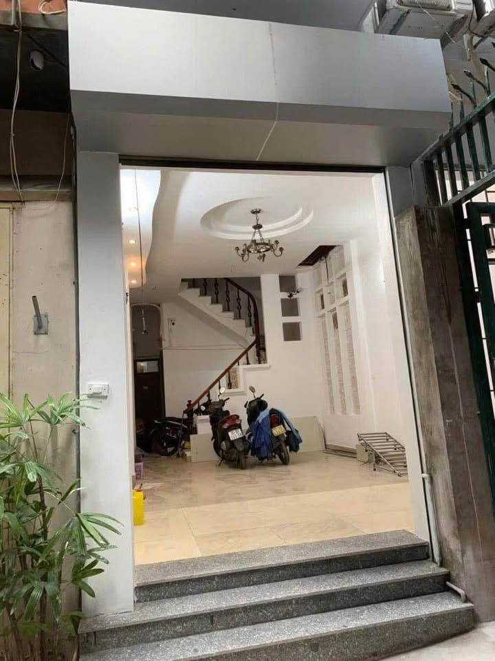 Nhà Ba Đình Hà Nội 56m² giá 11 tỷ - GPKD Giáo dục, đầu tư sinh lời!