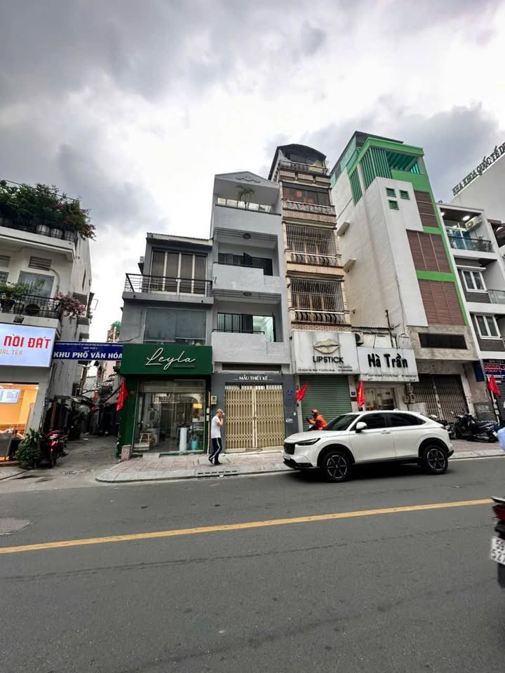 Bán nhà mặt tiền đường Huỳnh Văn Bánh, Phú Nhuận, diện tích 38.76m² - Đầu tư sinh lời ngay!