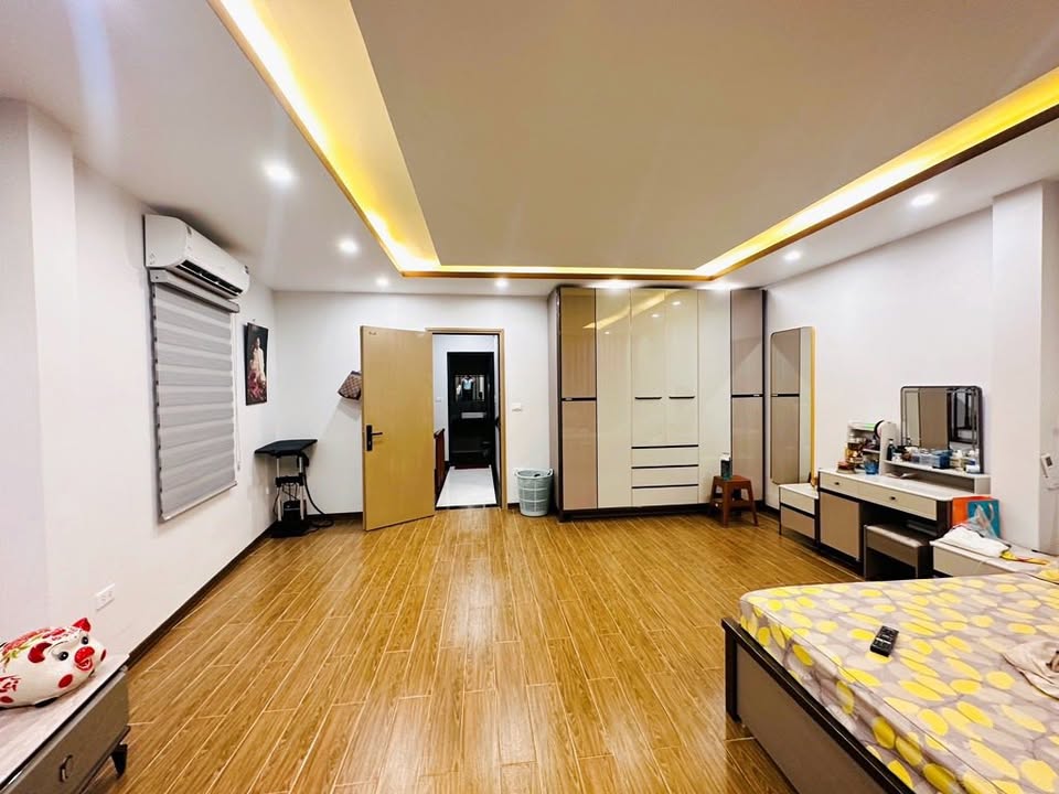 Nhà phố Kim Mã 40m² giá 9.5 tỷ - Định cư lý tưởng giữa lòng Thủ đô!