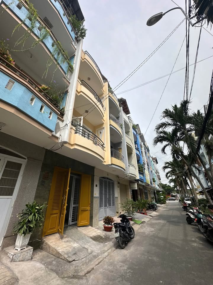 Nhà mặt tiền đường số Phường 4, Quận 8, giá 13.49 tỷ - Kinh doanh sầm uất!