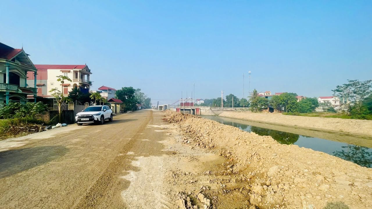 Đất nền đường DH30, xã Dương Quang, Hưng Yên 56m² giá 2 tỷ - Vị trí đắc địa gần ga đường sắt!