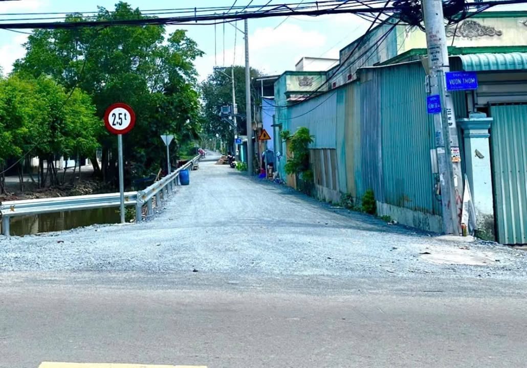 Đất nông nghiệp mặt tiền đường Kênh 4, xã Bình Lợi, Bình Chánh - Diện tích 1000m², giá chỉ 2.8 tỷ!