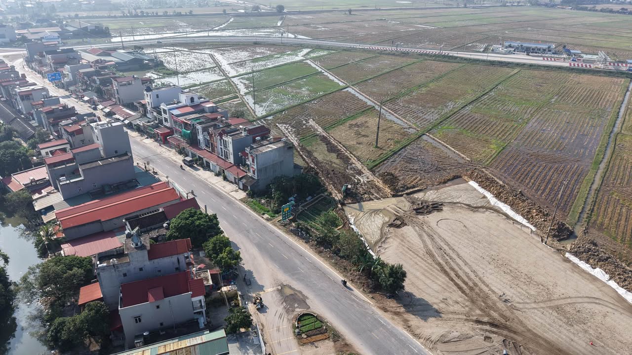 Đất 3 mặt tiền đường 392, xã Nhân Quyền, 60m² giá 3 tỷ - Sổ đỏ chính chủ, sang tên nhanh chóng!