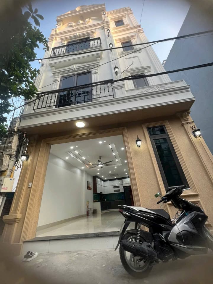 Nhà Phú Diễn 40m² giá thỏa thuận - Lô góc, ô tô đỗ cổng!