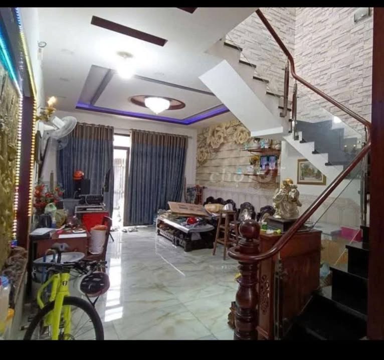 Nhà 3 tầng mới đẹp tại Tân Hưng Thuận, 98m² giá 7.99 tỷ - Sẵn sàng cho gia đình bạn!