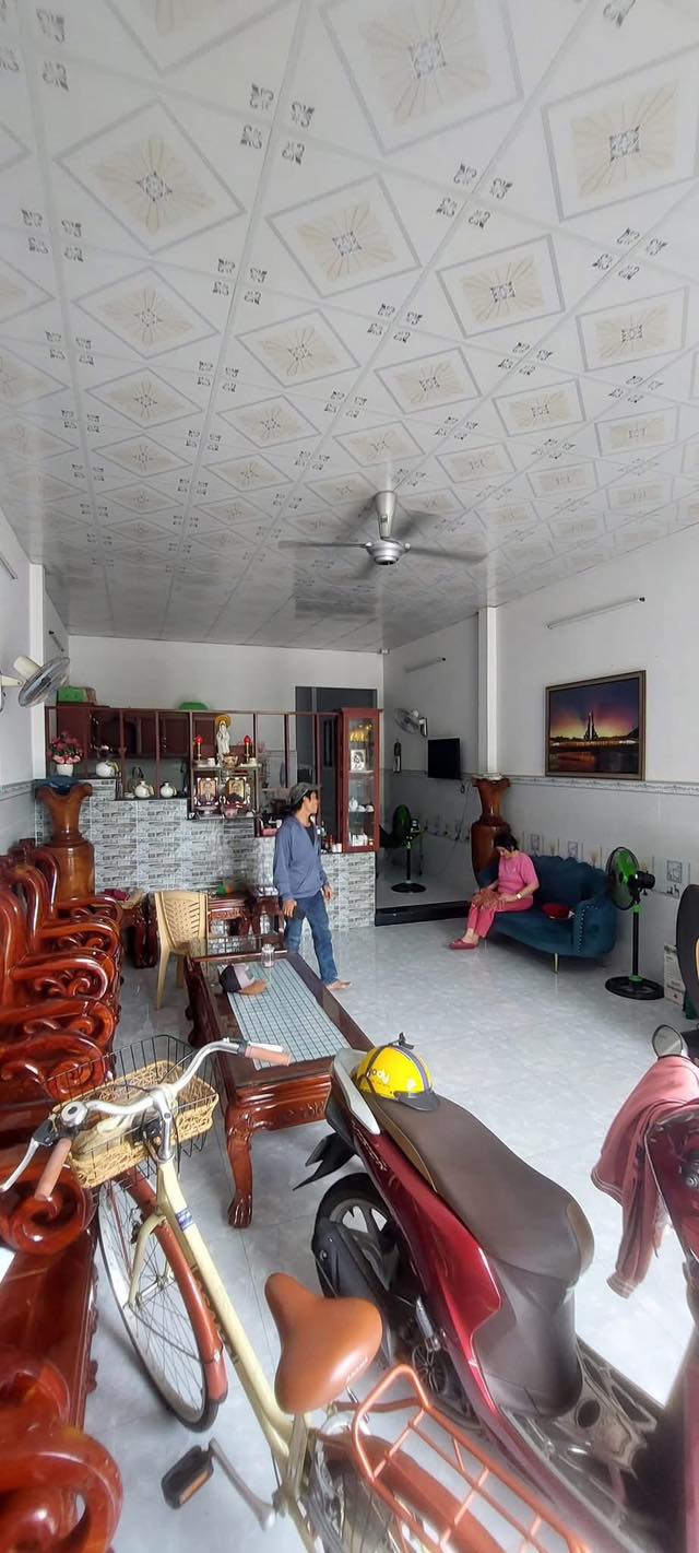 Nhà phố 1 tầng đường Nguyễn Đức Cảnh, Tuy Hòa 100m² giá 3.9 tỷ - Hướng Đông mát mẻ!