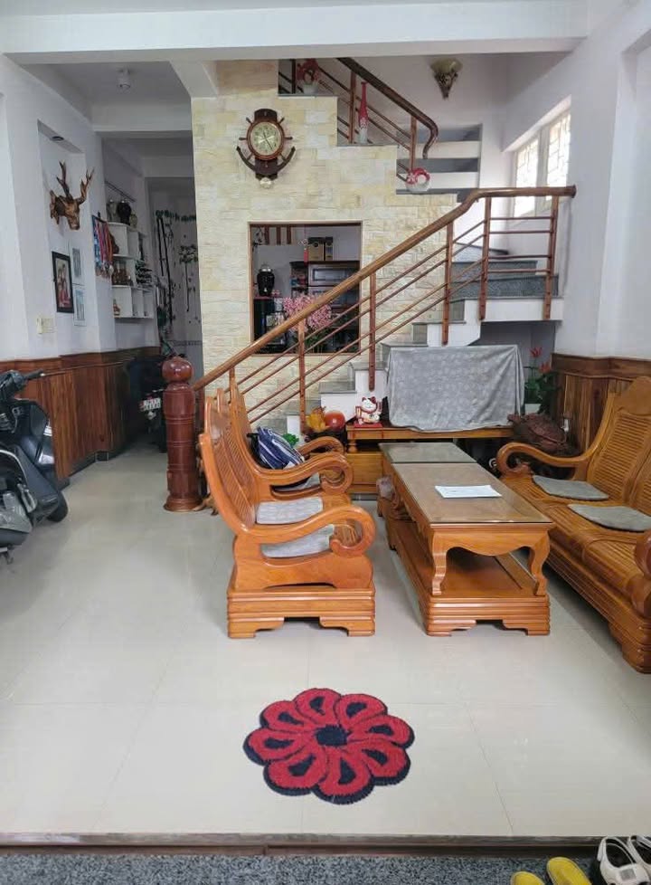 Bán nhà 3 tầng tại phường 6, TP Tuy Hòa, 162m² giá 2.3 tỷ - Cơ hội sinh lời cao!