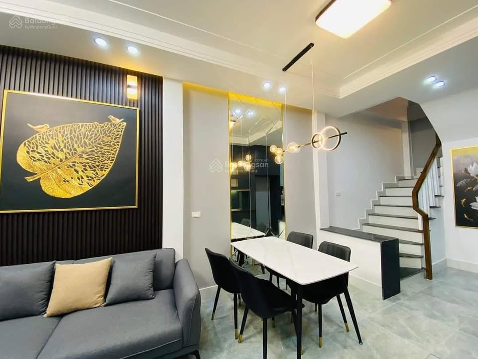Nhà Xuân Phương 33m² giá 5.7 tỷ - Ô tô qua nhà, 2 mặt thoáng!