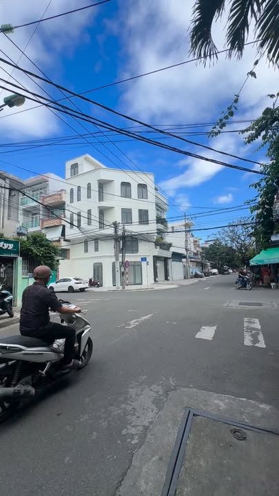 FrontHouse Tân Tiến Nha Trang 28.7m² giá 8 tỷ - Căn góc mới xây đẹp mắt, thích hợp kinh doanh!