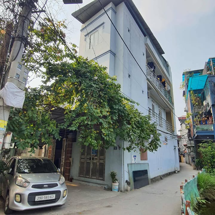 Đất nền Đông Ngạc 35m² giá 5.9 tỷ - Sổ đỏ chính chủ, ô tô đỗ gần!