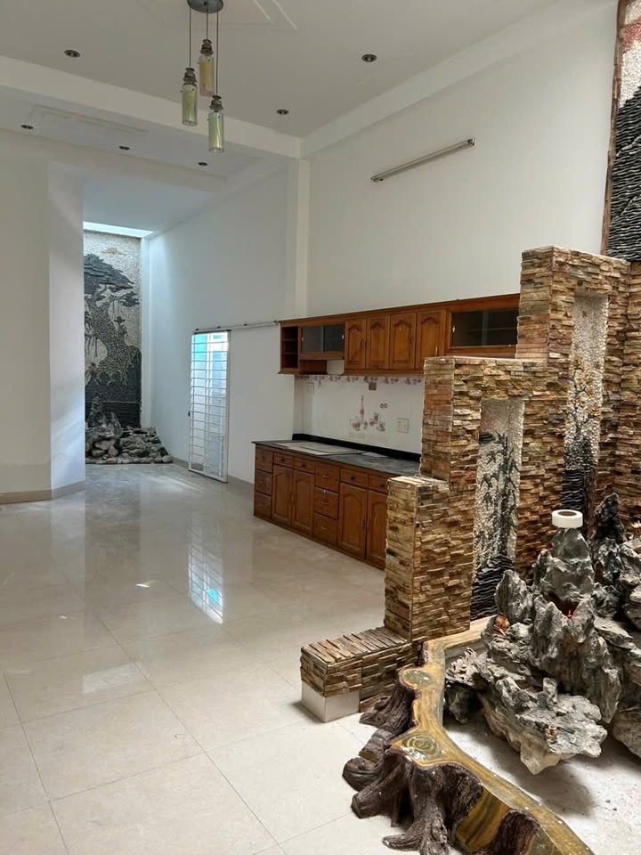 Nhà mặt tiền kinh doanh Nguyễn Văn Cừ, Tân Lập 112m² giá 7 tỷ - Cơ hội đầu tư hấp dẫn!