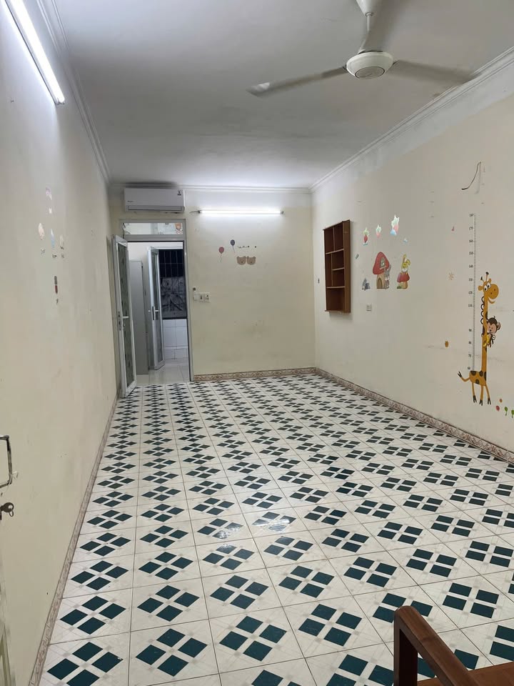 Căn hộ tập thể cho thuê tại Học viện Mật Mã, 40m² giá chỉ 5 triệu - Tiện nghi đầy đủ!